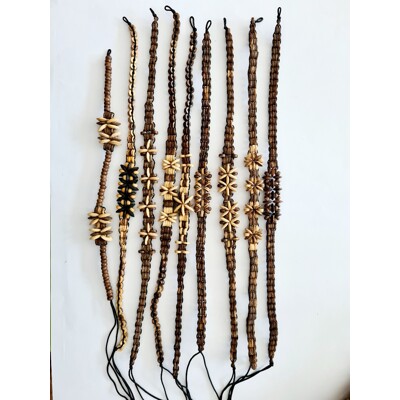 Náhrdelník &#039;&#039;kokos&#039;&#039; zavazovací.