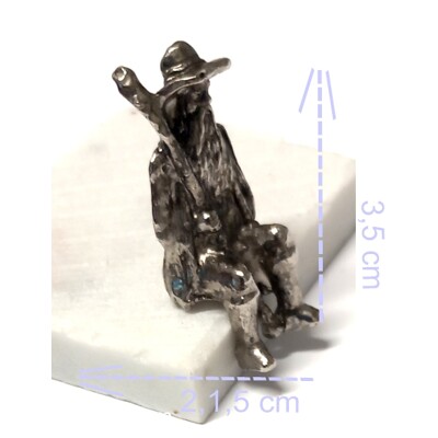 Figurka Krakonoš nevybarvený malý sedící