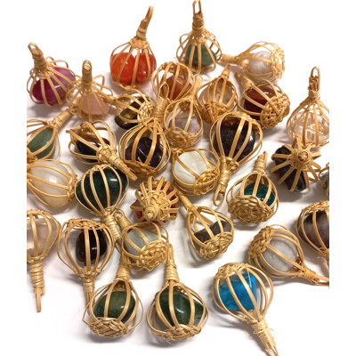 Přívěsek kámen v bambusové klícce