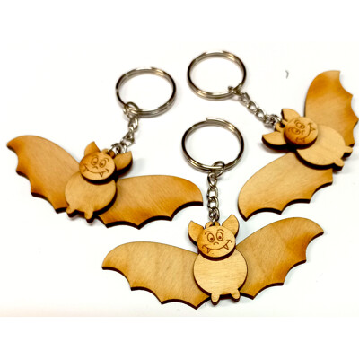 Klíčenka dřevěný netopýr