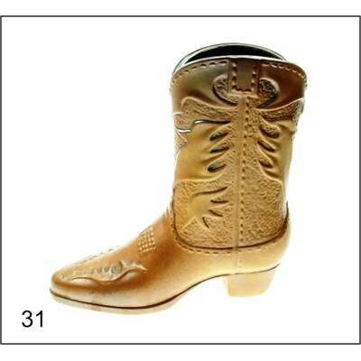 31. Váza ve tvaru kovbojské boty